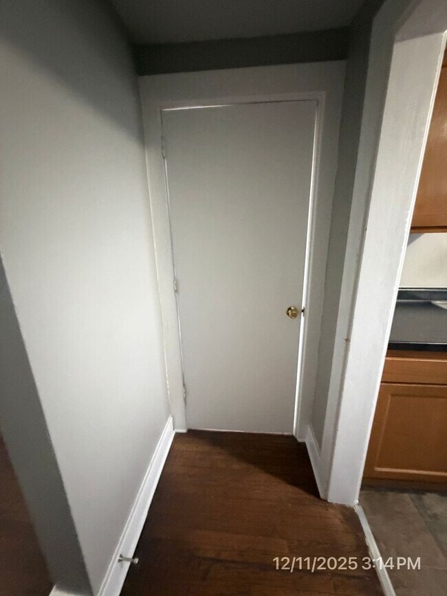 Building Photo - 2311 California Ave