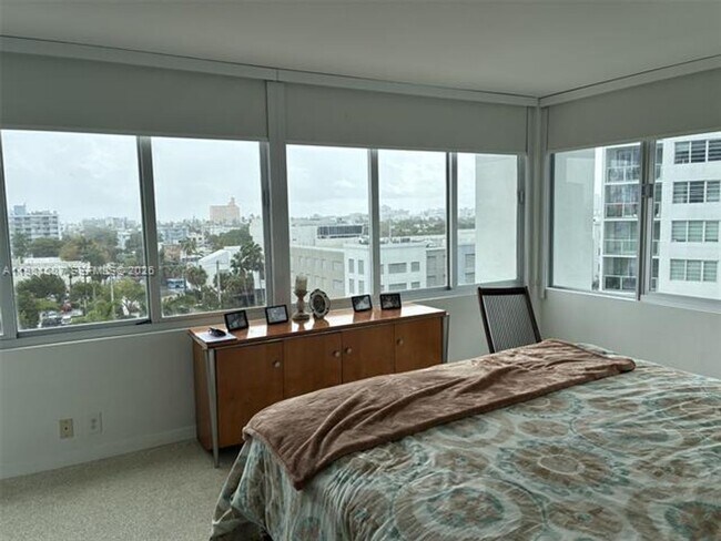 Building Photo - 1000 West Ave