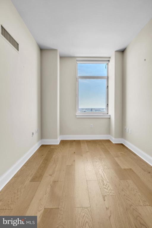 Building Photo - 400 S Broad St