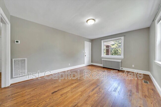 Building Photo - 1228 Wasena Ave SW