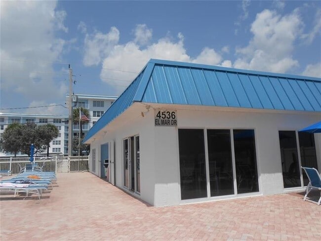 Building Photo - 4540 N Ocean Dr