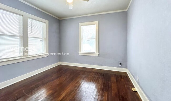 Building Photo - 2215 E Gregory Blvd