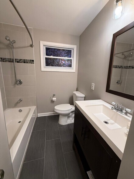 Building Photo - 130 Tunison Rd