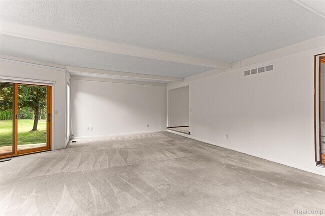 Building Photo - 3312 Palm Aire Ct