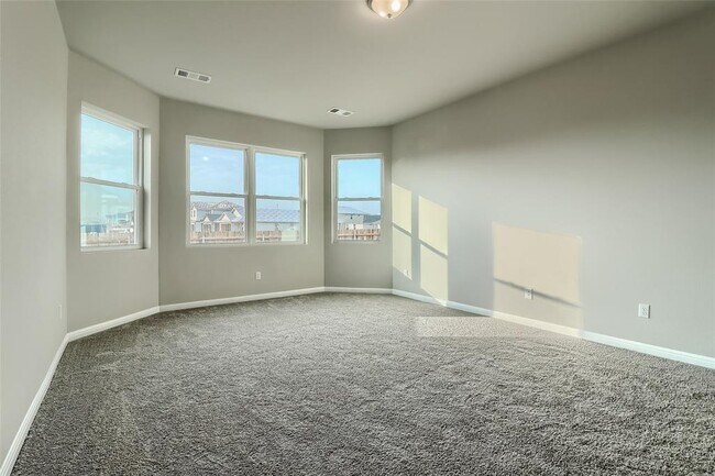 Building Photo - 207 Watercourse Wy