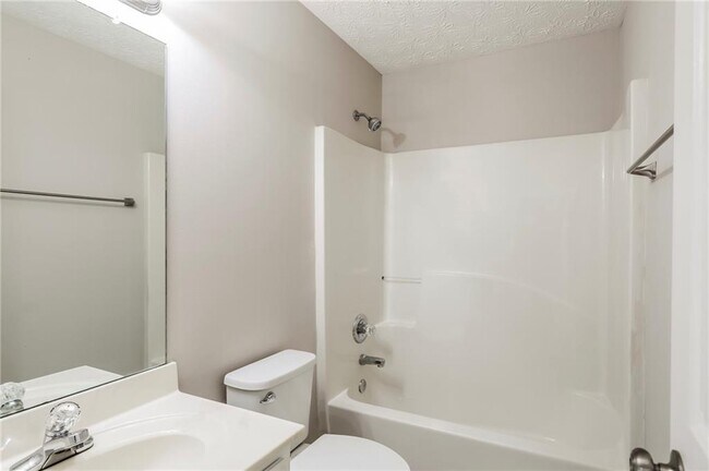 Building Photo - 2323 Heatherton Cir