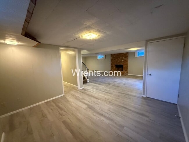 Building Photo - Spacious 6-Bedroom Home with Pool & Multiple Fireplaces – Great Northside Location!