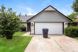 Building Photo - 10025 S Linn Ave