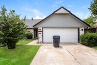 Building Photo - 10025 S Linn Ave