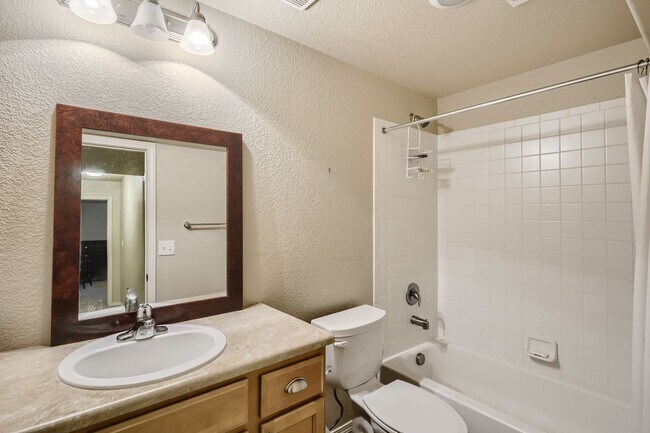 Building Photo - Flying Horse home for rent on Cake Bread!