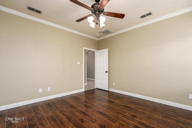 Building Photo - 350 Miss Ellie Ln