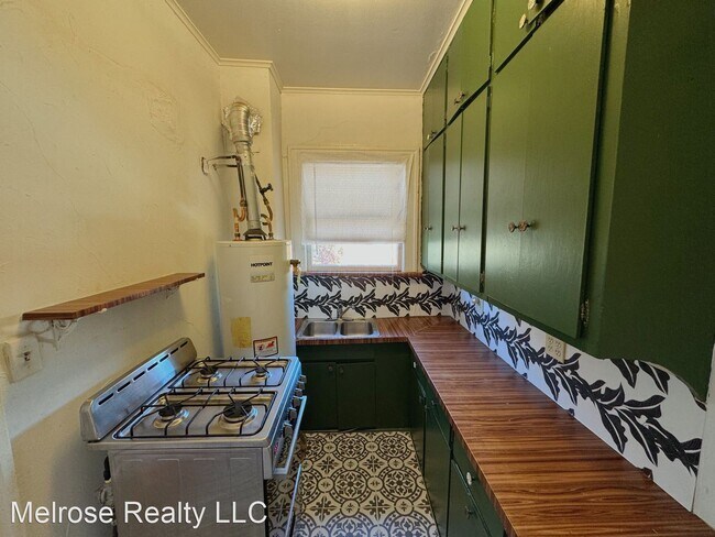 Building Photo - 1 br, 1 bath House - 137 1/2 NW 17th Street