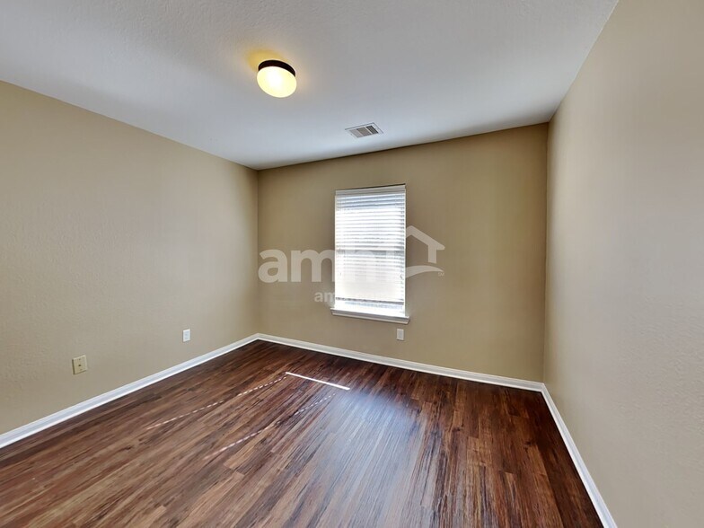 Building Photo - 5318 Rio Dr