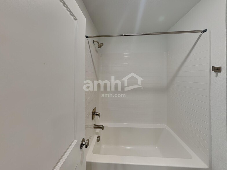 Building Photo - 9140 Taft Point Ct