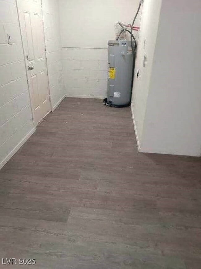 Building Photo - 301 Lance Ave