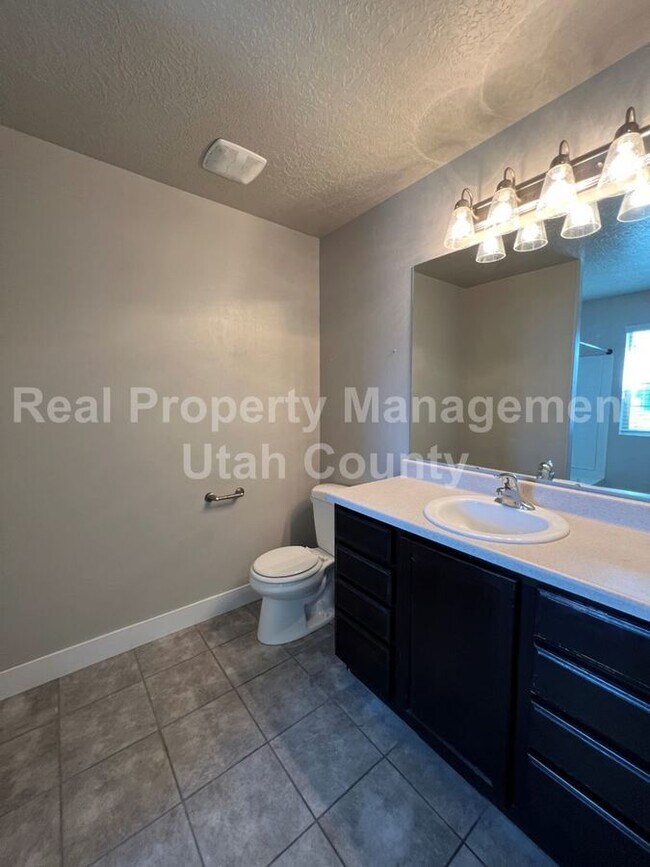 Building Photo - 1638 Venetian Way