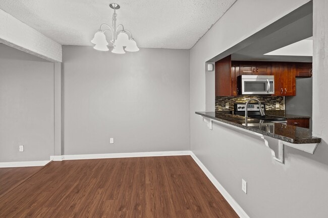 Building Photo - 3851 Chimney Creek Dr