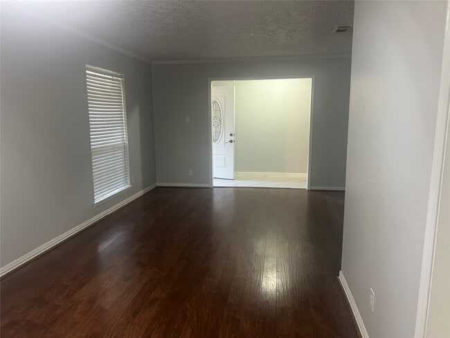 Building Photo - 11107 Sageking Dr