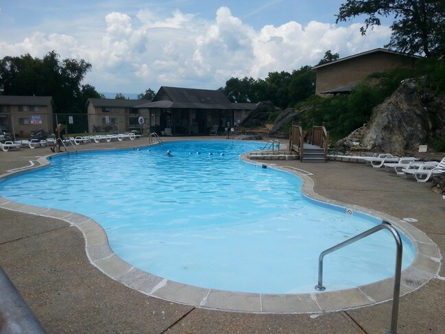 Building Photo - The Ridge