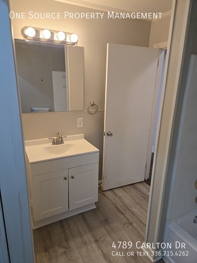 Building Photo - 4789 Carlton Dr