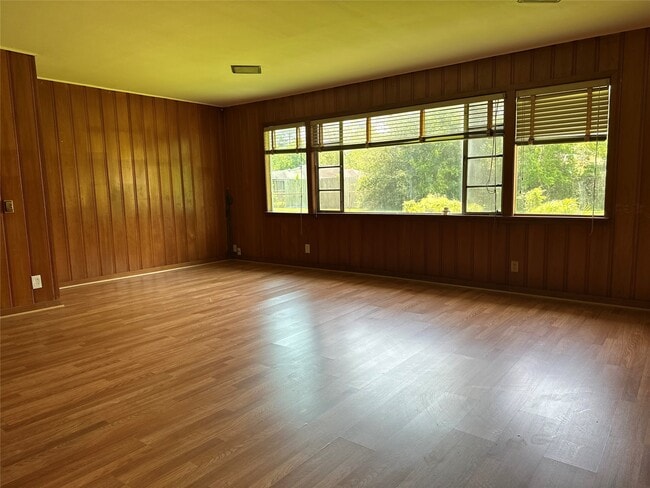 Building Photo - 5210 Stuyvesant Ln