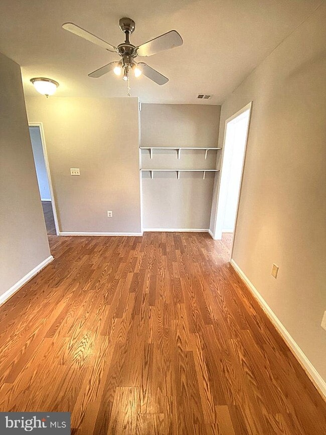 Building Photo - 864 College Pkwy