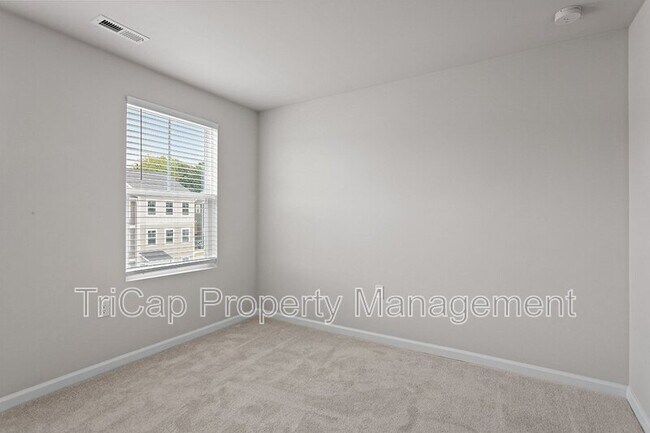 Building Photo - 328 Hemley Trl