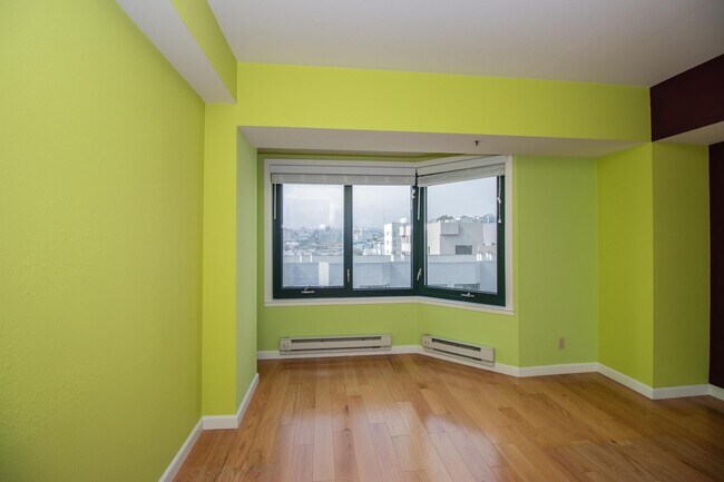 Building Photo - Updated One Bedroom Condo at Opera Plaza |...