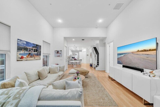 Building Photo - 23008 Clear Echo Dr