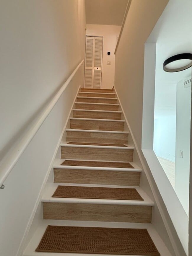 Building Photo - Upgraded - Woodlake Villa 49