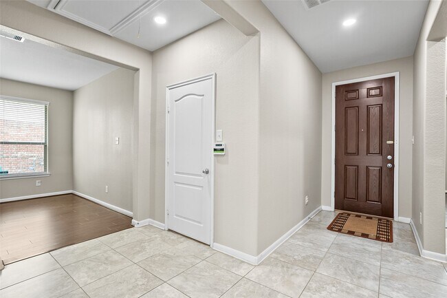 Building Photo - 6530 Bayliss Valley Ln