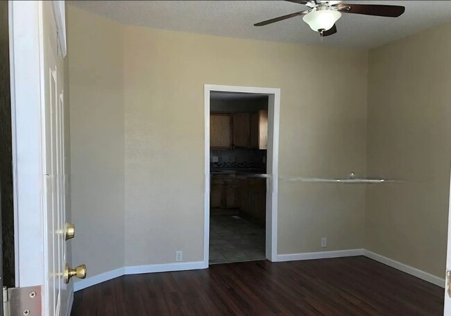 Building Photo - 1411 E Orman Ave