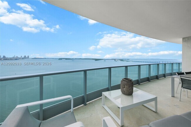 Building Photo - 1331 Brickell Bay Dr