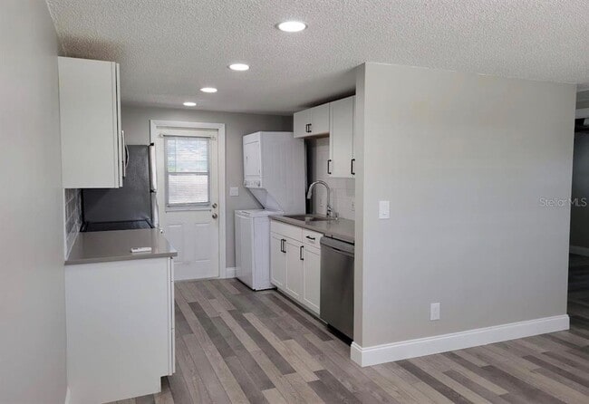 Building Photo - 13496 W Rena Dr