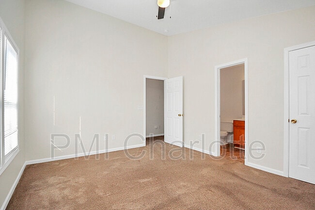 Building Photo - 1815 Butterfly Ln