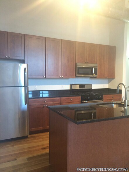 Building Photo - 600 Columbia Rd