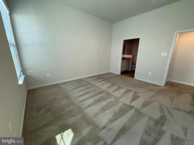 Building Photo - 5363 Yellow Birch Wy