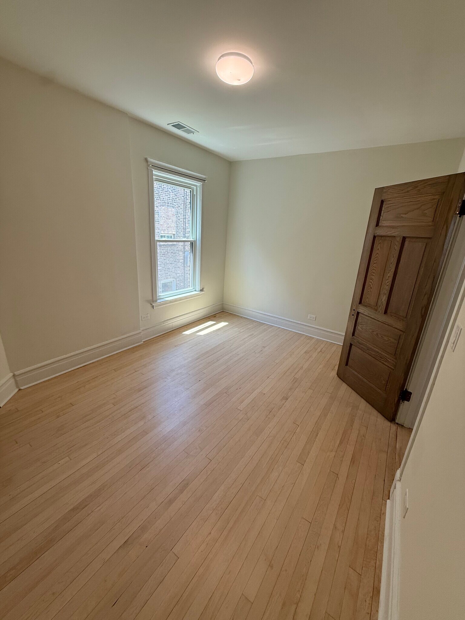 Bed 1 - 6220 N Magnolia Ave