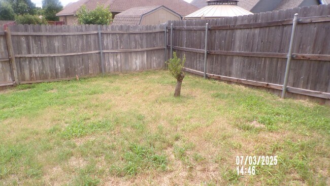 Building Photo - Fantastic home located in Eastlake Addition