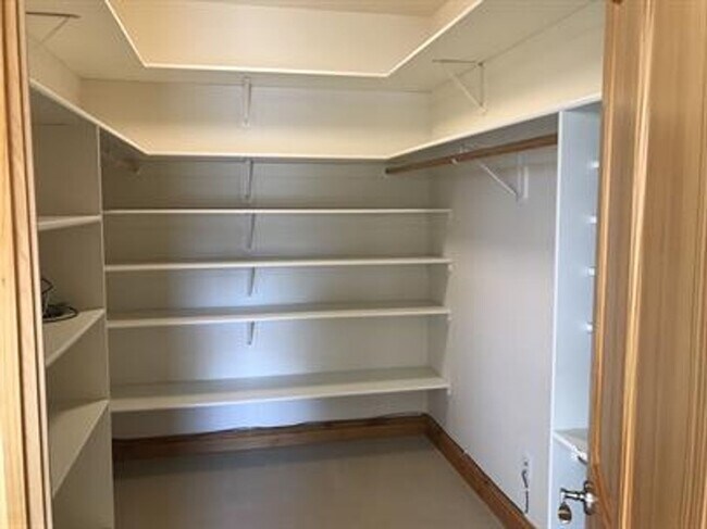 Building Photo - 4484 Alexander St