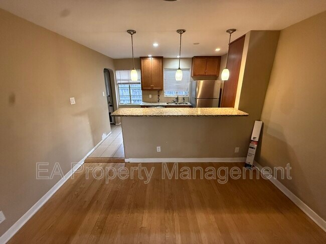 Primary Photo - 1106 Princeton Dr NE