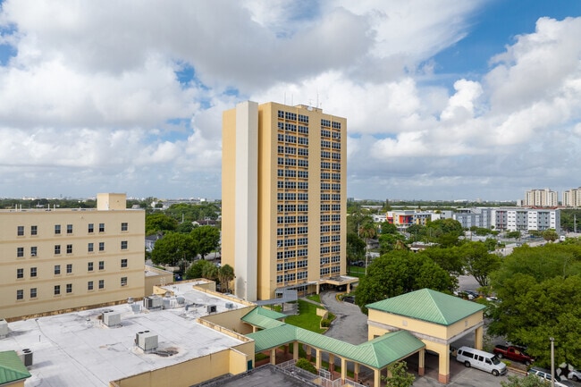 Building Photo - Ward Tower I