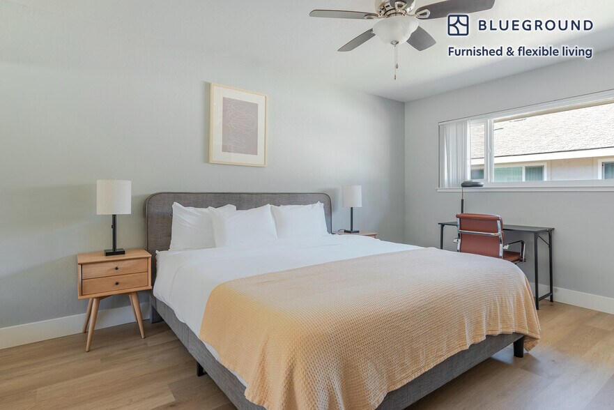 Building Photo - 848 Jordan Ave