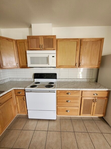 Building Photo - 1617 Stull Dr
