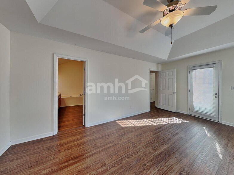 Building Photo - 4669 Liberty Square Dr