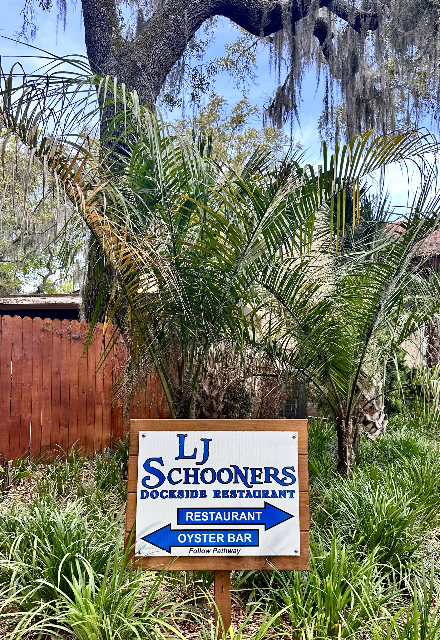 LJ Schooners Restaurant and Oyster Bar - 109 Westlake Ct