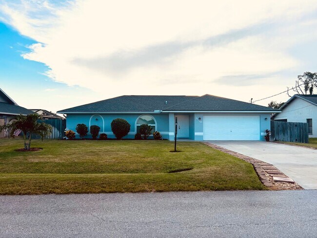 Primary Photo - Fully Renovated Home in San Carlos with Wa...
