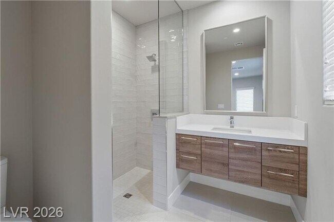 Building Photo - Modern Tri-Story Home in McDonald Highlands