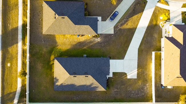 Building Photo - 4339 Swan St