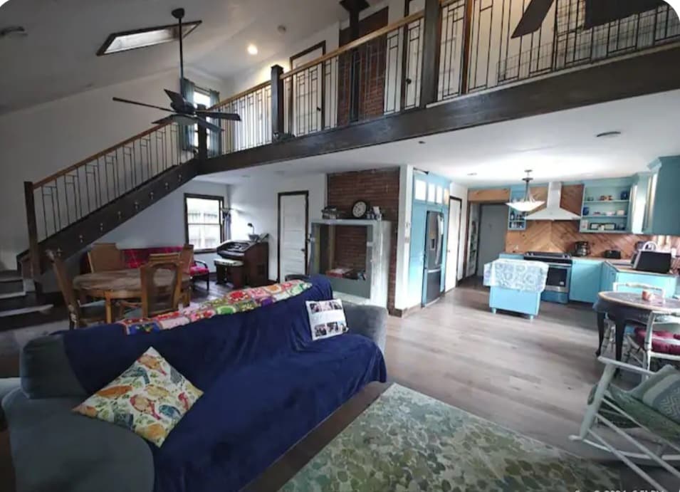 Open living room concept - 10426 Vistula Rd